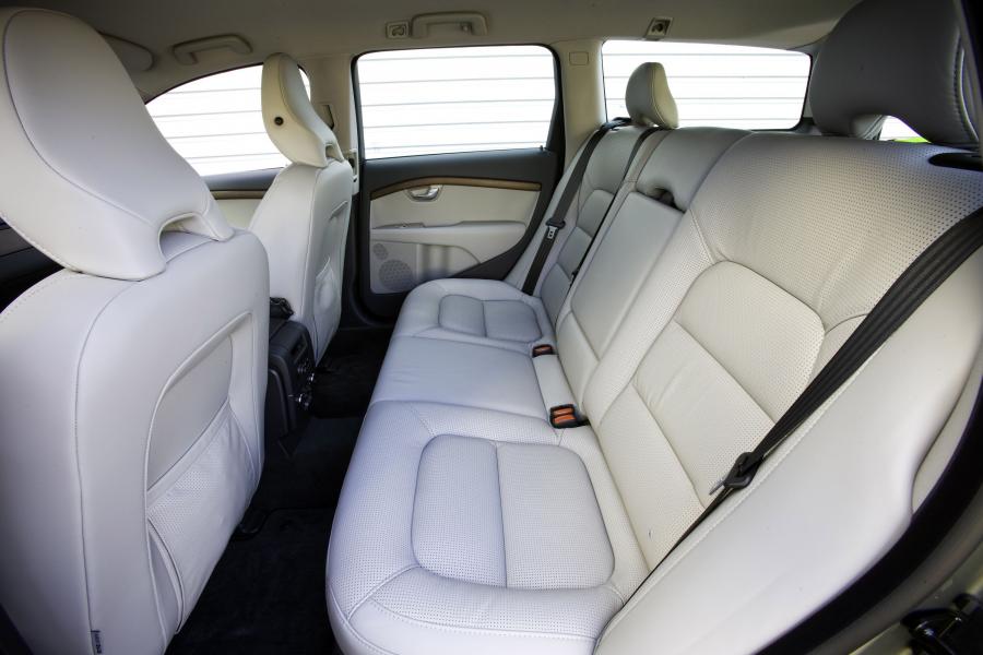  Volvo V70 2010 года  (фото 46 из 62)